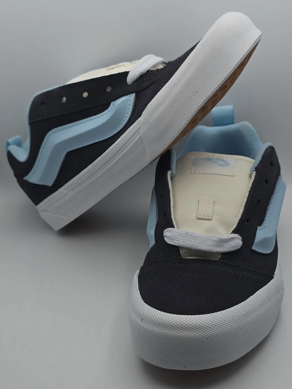 Vans youth low